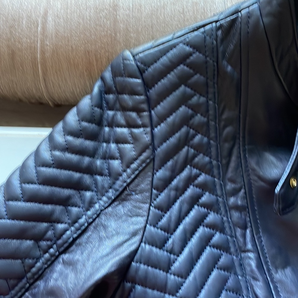 Michael Kors Navy Leather - Picture 4 of 5